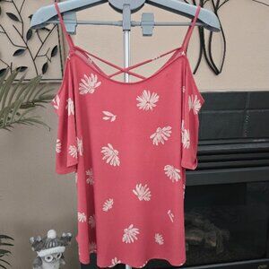 NWOT Kaileigh sz XX  criss cross strappy cold shoulder top